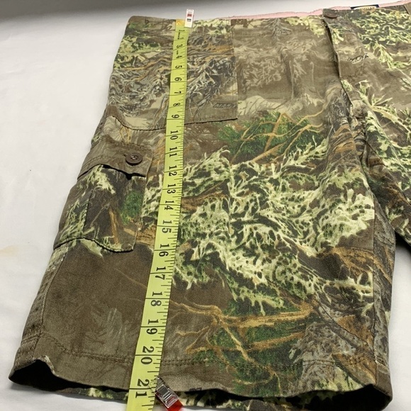 Magellan Sportswear Woods Camouflage Bermuda Cargo Shorts Size 16 NWT - Picture 9 of 12